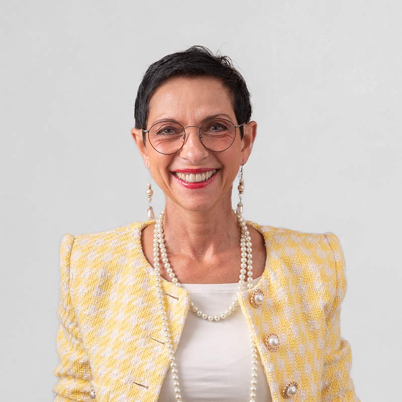 Lucia Hangweyrer